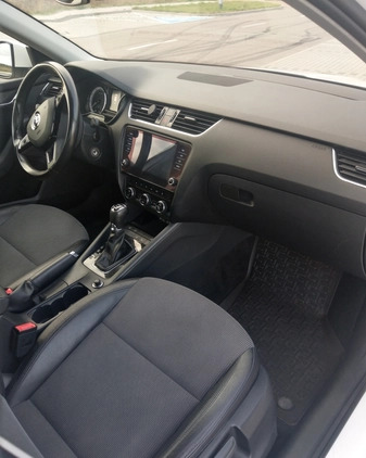 Skoda Octavia cena 73500 przebieg: 173600, rok produkcji 2017 z Białystok małe 407